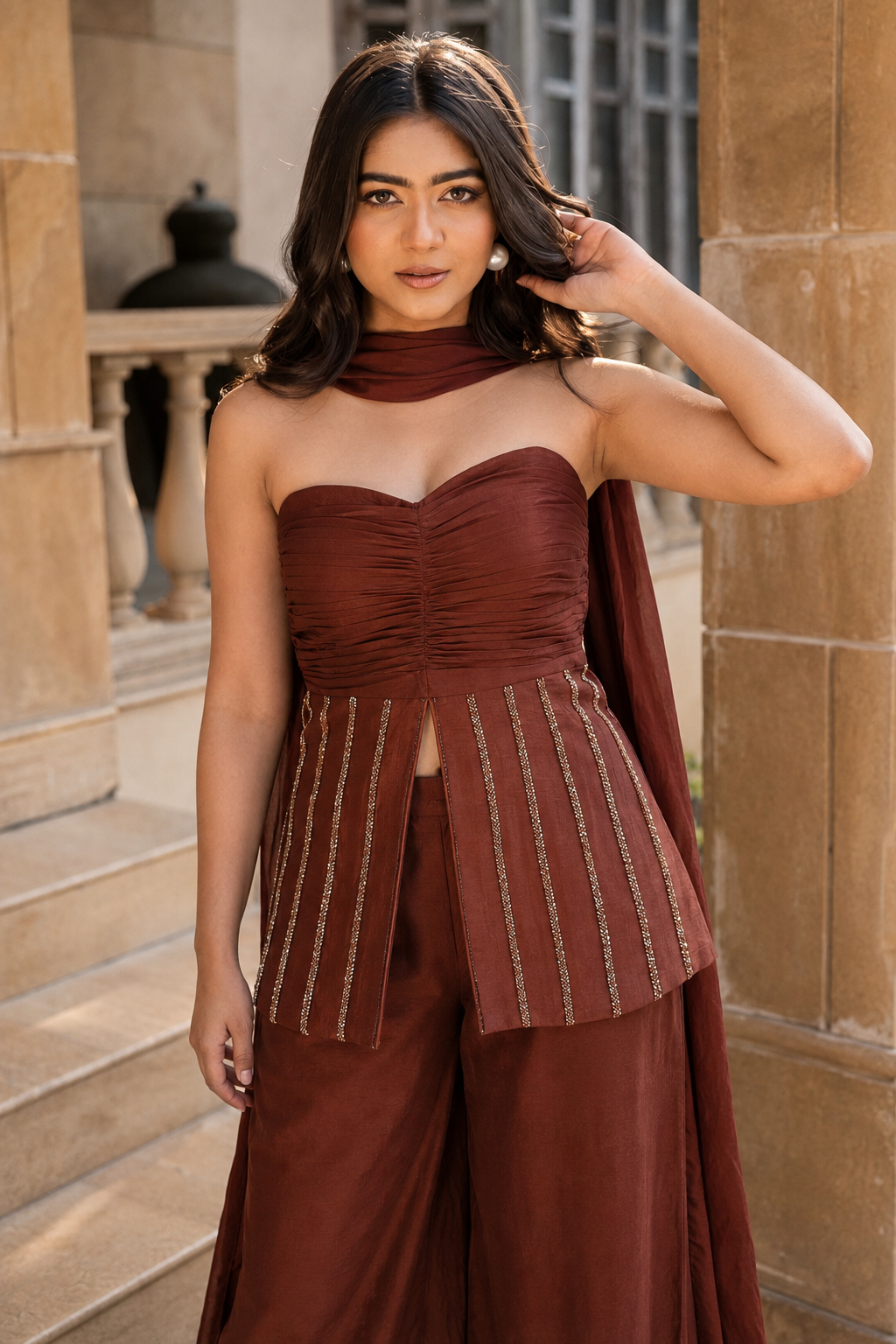 Brown Statement Bustier Set With Stole